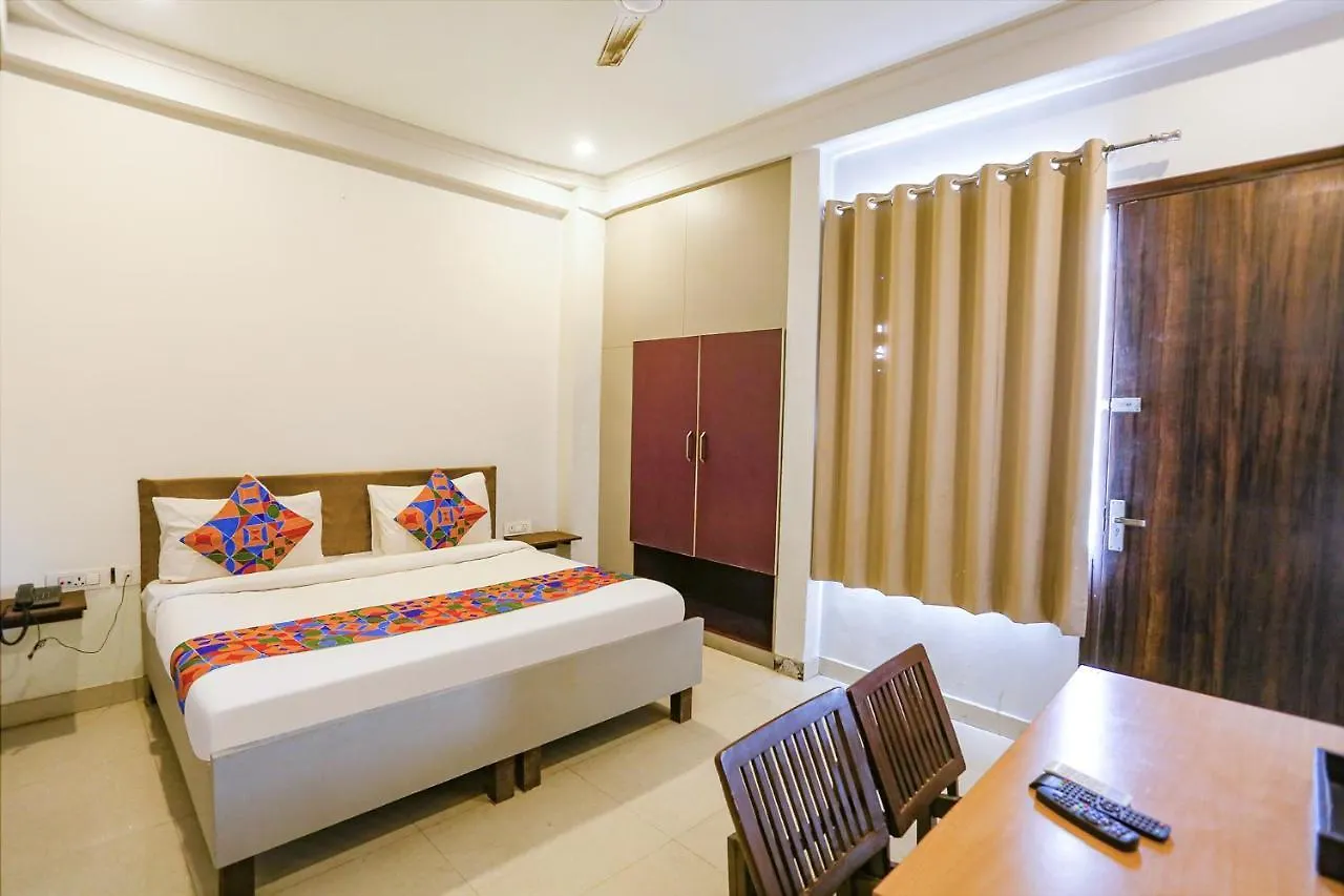 *** Hotel Fabhotel Novel Suites - Nr Yashobhoomi Convention Centre New Delhi India